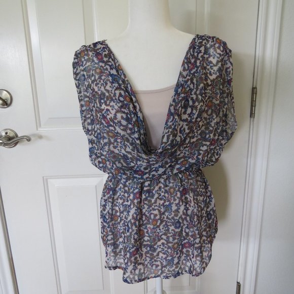 love on a hanger Tops - Sleeveless Sheer Print Blouse